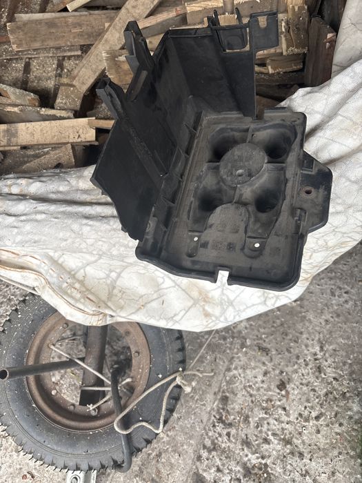Площадка под акумулятор шкода октавия