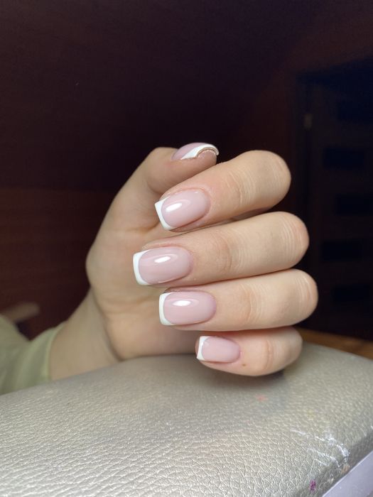 Нарощення нігтів Ужгород