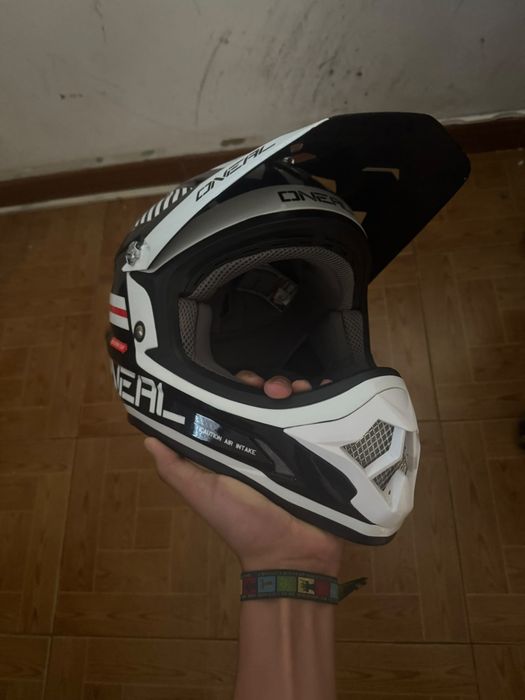 Capacete MotoCross O'NEAL versão Black/White