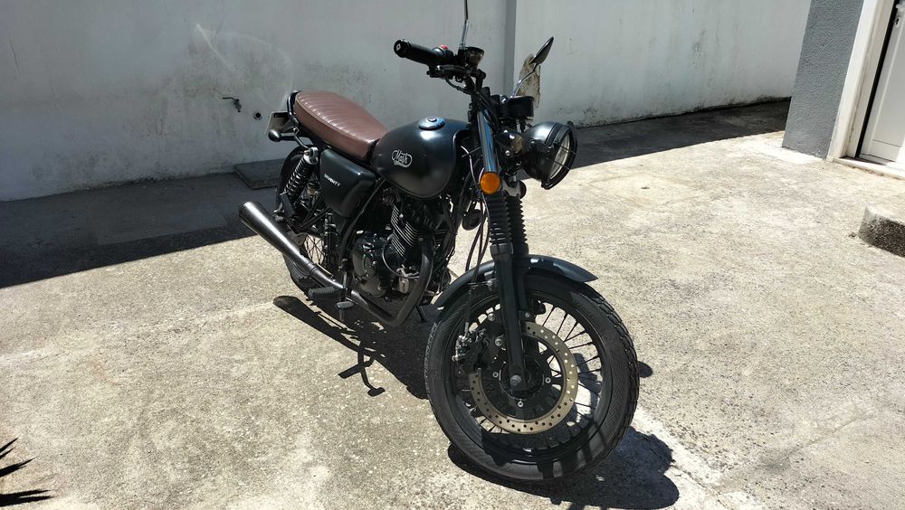 Mash Seventy Five 125 – Maio de 2020 – Apenas 17.544 km