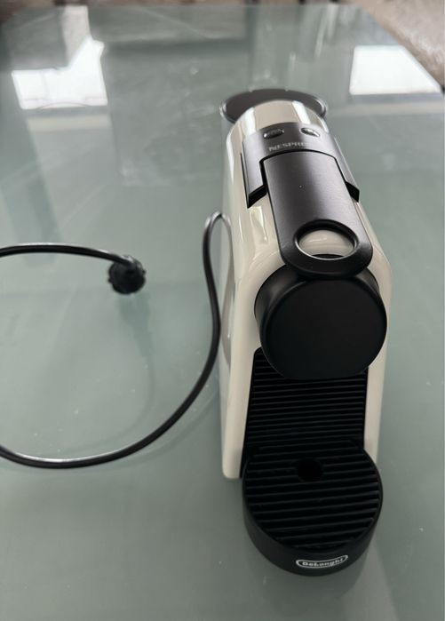 Bonita maquina de café nespresso branca!