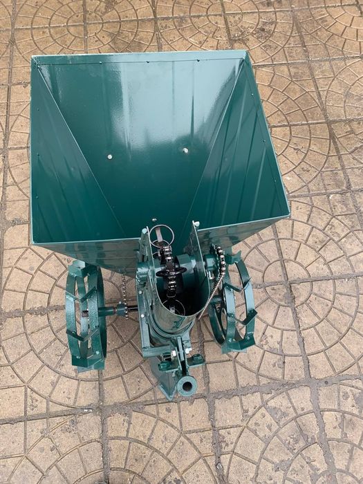 Картофлесажалка для мотоблока