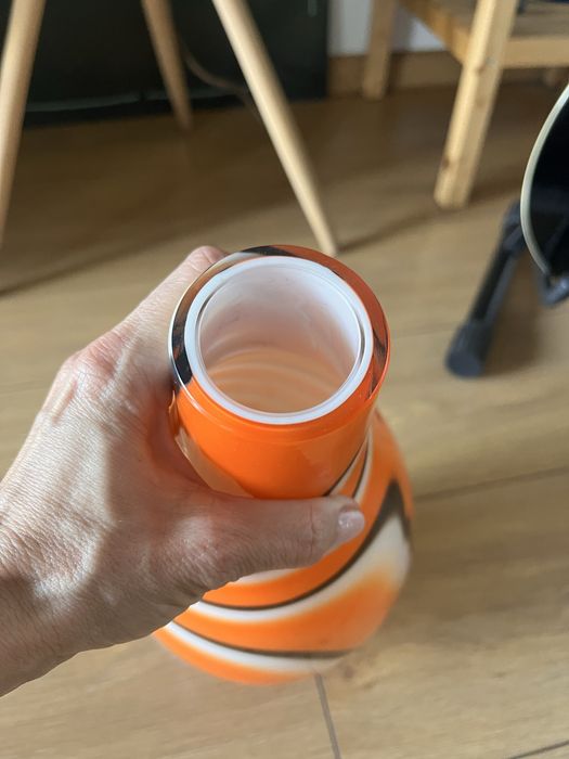 Wazon o pieknym wybarwieniu