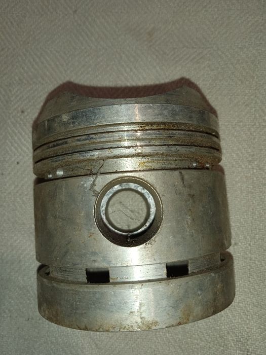 Поршня нові мотоцикл Днепр 11 .