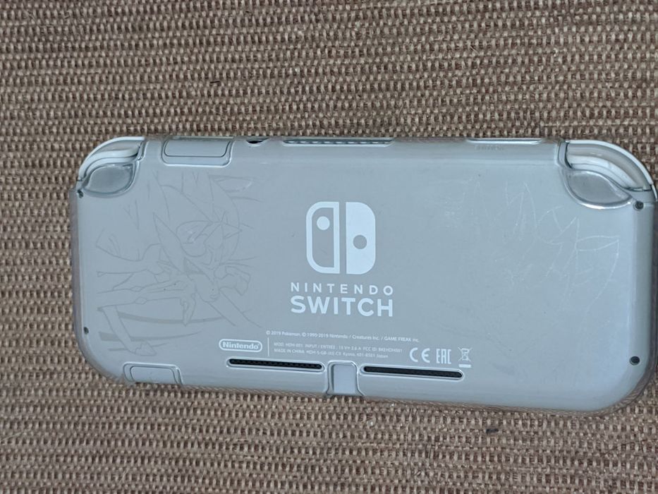 Продам Nintendo Switch Lite Pokemon Edition