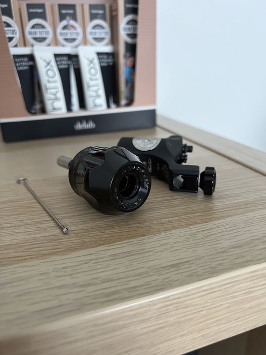 Maquina Tatuar Bishop Rotary V6 + Ergo Gorilla FK Irons Grip