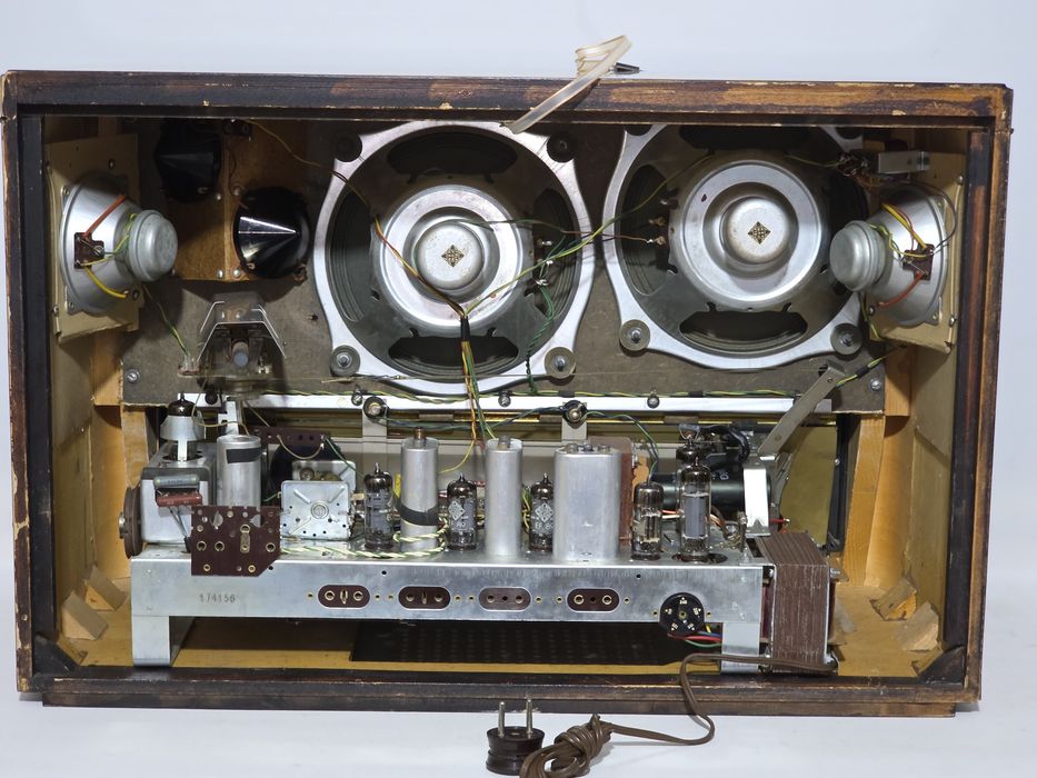 Rádio antigo reparado Telefunken
