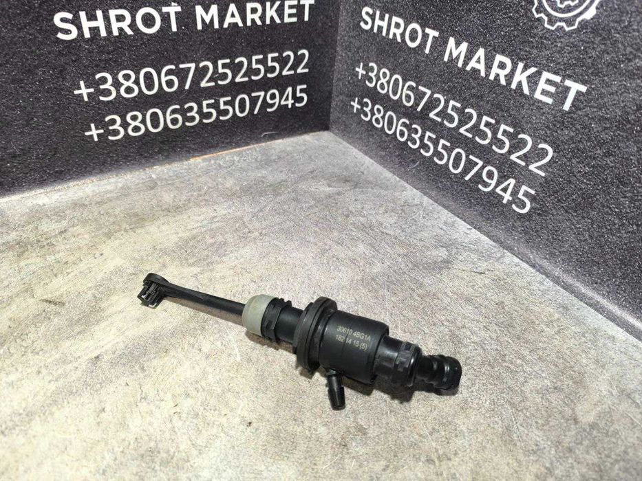 Головний цилінд зчеплення Nissan Qashqai J11 306104BG1A