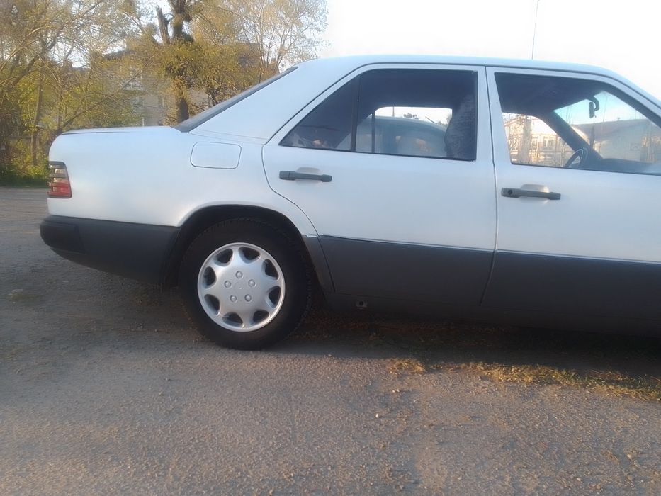 Продам мерседес 124