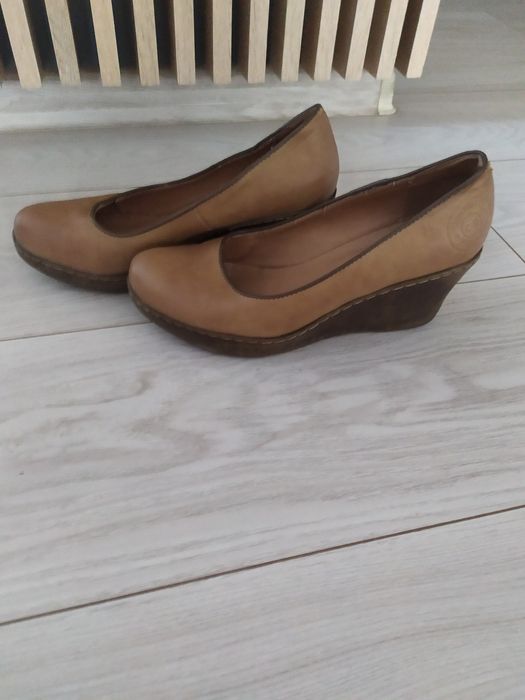 Damskie buty na koturnie rozmiar 38