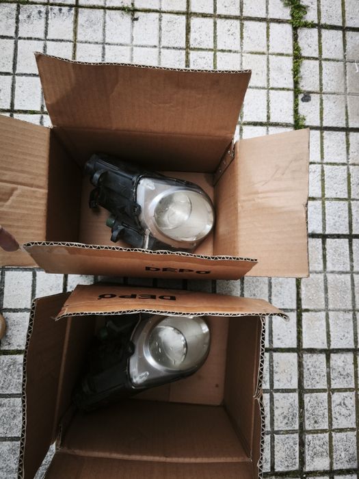 Faróis Fiat 500 em bom estado