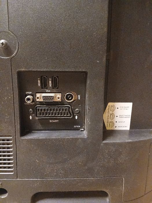 Telewizor Sharp 32" LCD – sprawny, pilot, DVB-T