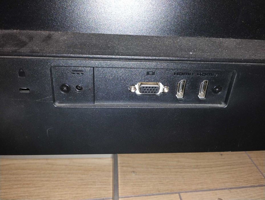 monitor Hp m27f FHD zbity włącza sie ,z niemiec, na czesci