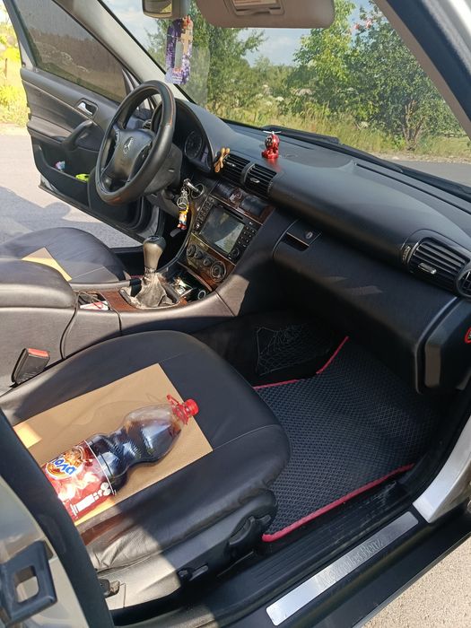 Мерседес w203 2.2 2005 рік