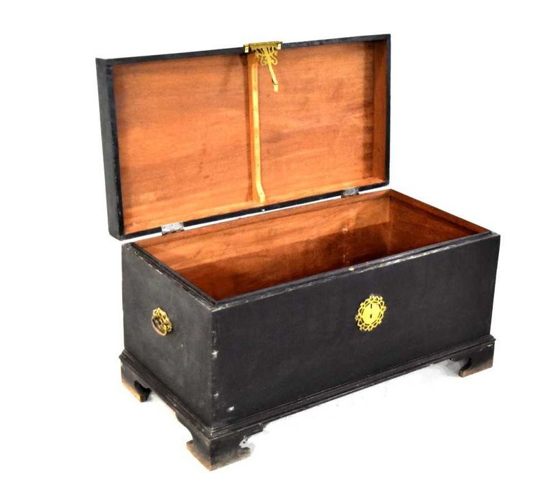 Arca-baú em madeira