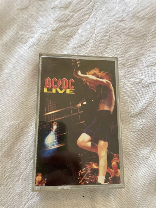 Cassestes Ac Dc - Guns n Roses - Resistencia