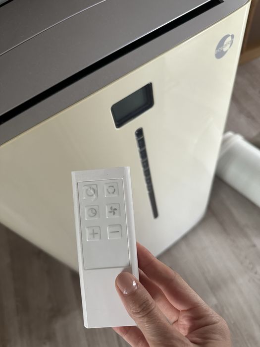 Klimatyzator z funkcją grzania, osuszacz, wentylator