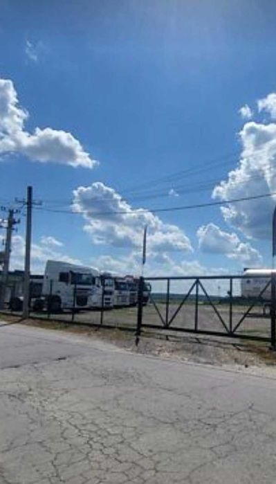 Продаж земельної ділянки 1га і бази 1200м2