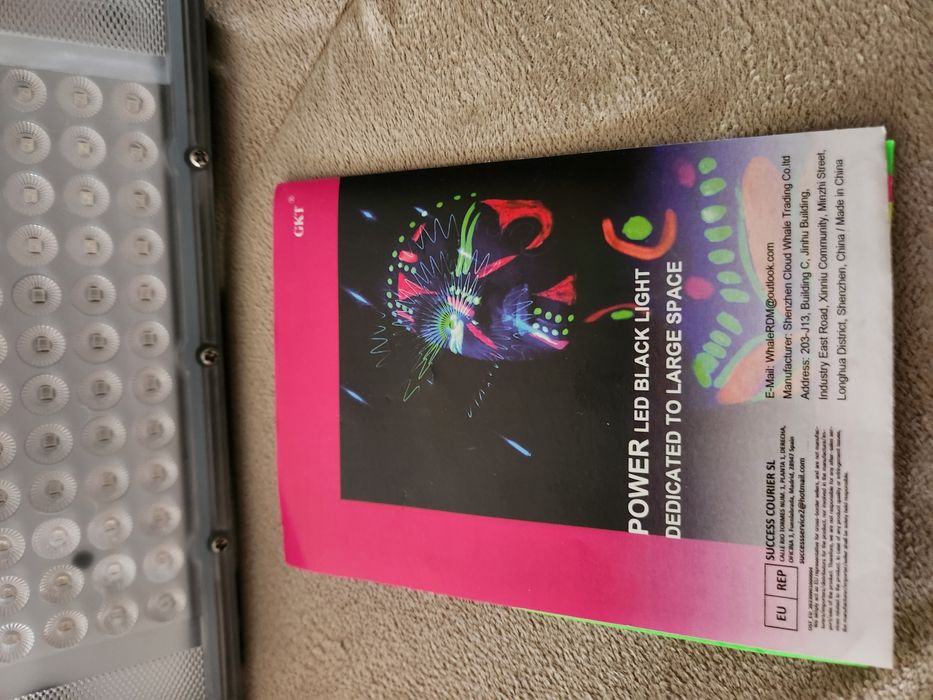 Luz negra glow in the dark