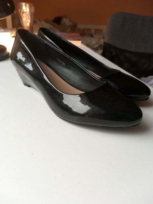 Buty rozm. 36 Bity w bardzo dobrym stanie.