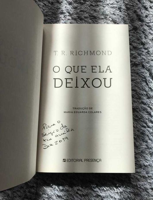 O que ela deixou, de T. R. Richmond