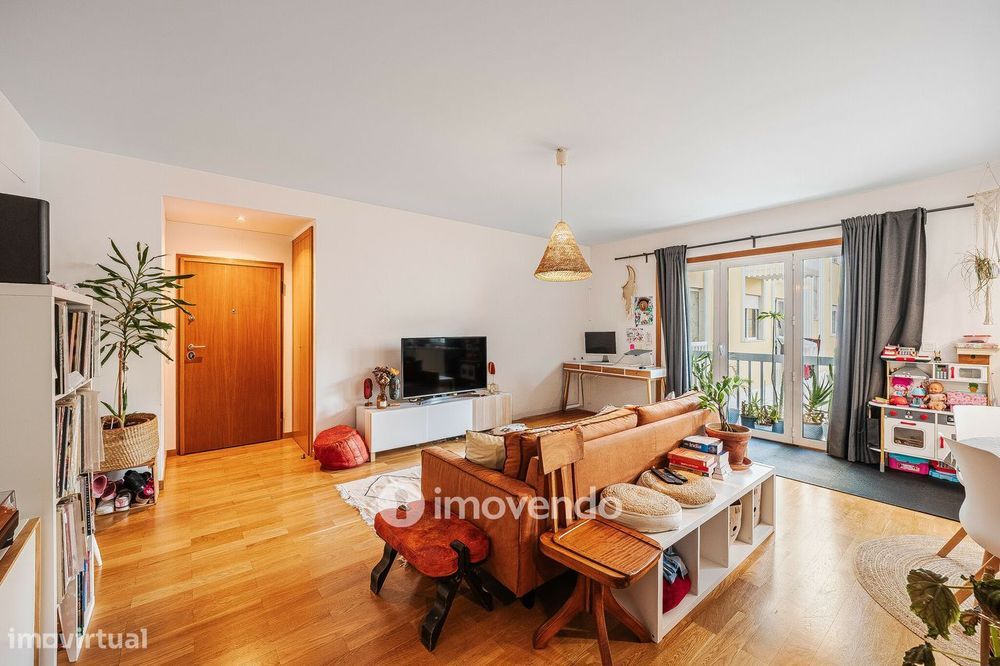 Apartamento T2 exclusivo, com estacionamento, no Parque das Nações