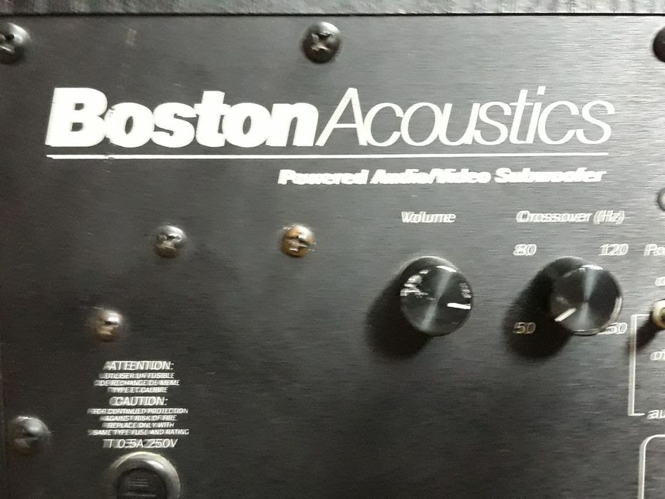 Subwoofer boston cr400  amplificado