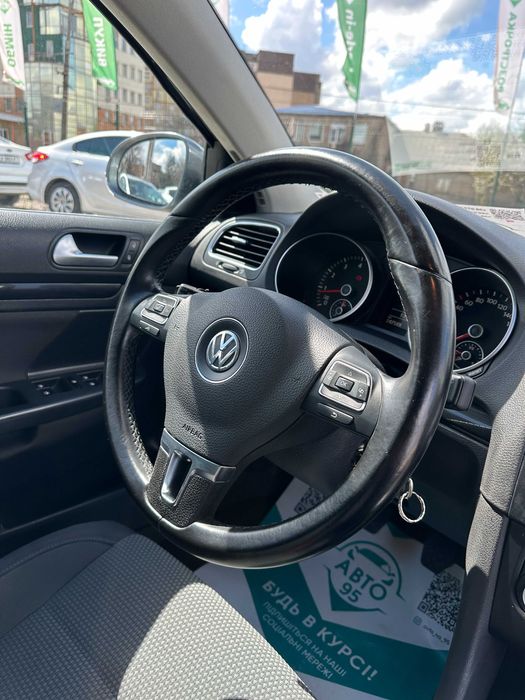 Продам Volkswagen Golf 2013 рік можлива розстрочка,кредит,обмін!