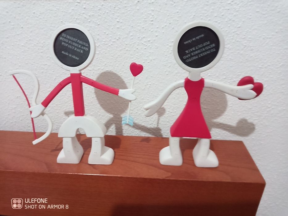 Placa Love e Bonecos Love