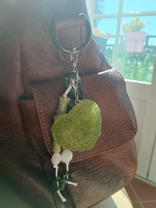Bag charm artesanal coração