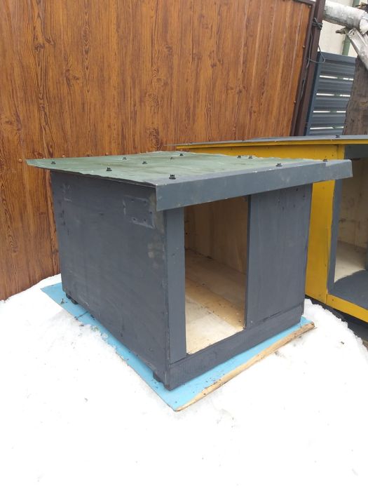 Продам собачі будки .Велика буда 1500гр.