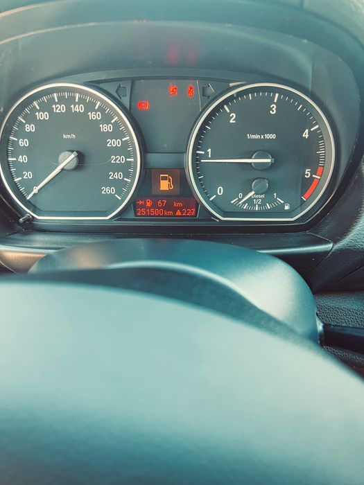 BMW série (120D 2009)