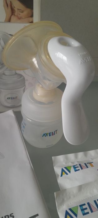 Bomba manual para retirada de leite da marca Avent