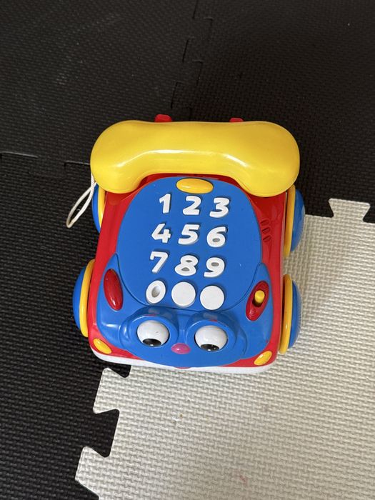 Telefon zabawkowy na sznurek