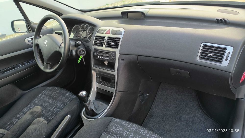 Peugeot 307 1.4 16V AC em muito bom estado geral