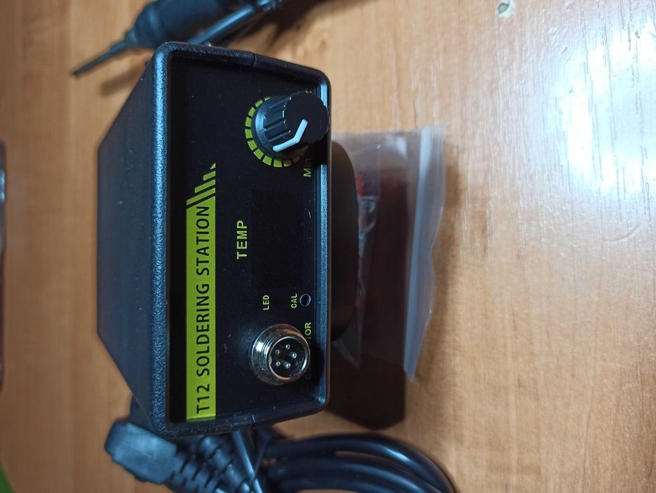 Паяльная станция T12 питание от сети или от внешнего аккумулятора.