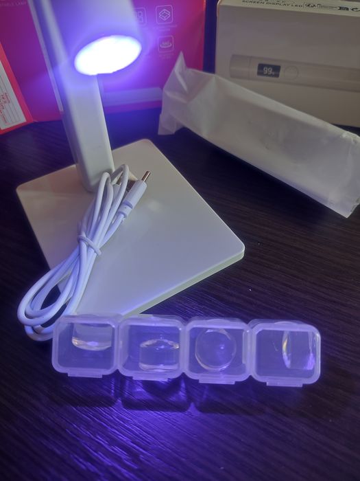 UF/LED фонарик для маникюра