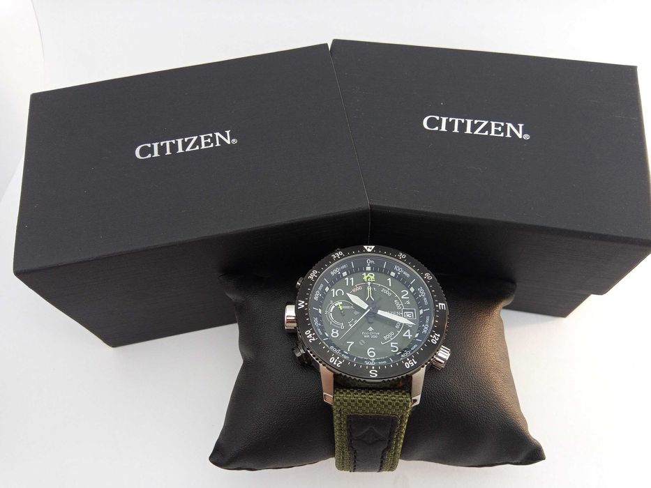 Часы Citizen BN5050-09X - альтиметр, компас, солнечная батарея, заряд