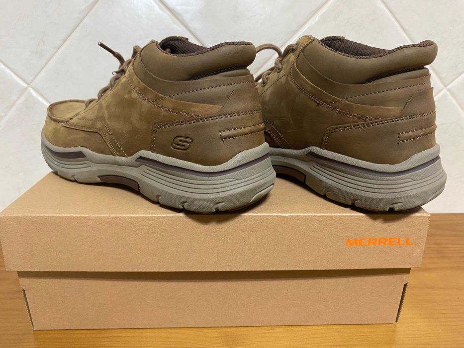 Botas Skechers pele pessego - Nº42