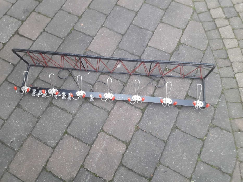 Mebel z PRLu półka z chaczykami