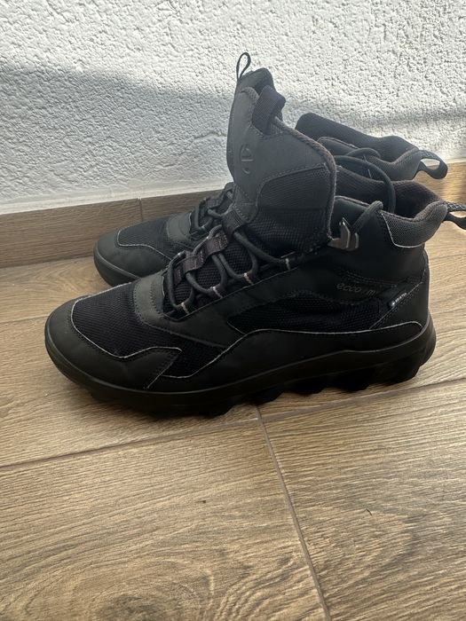 Ecco кросівки черевики