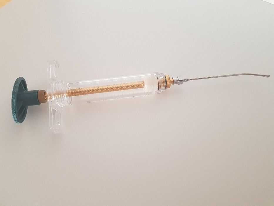 Ponteiras e seringa / sonda para criação de aves e colher