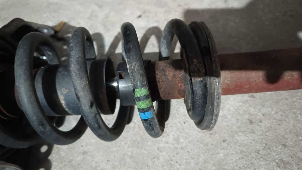 Audi A4 b6 Avant kompletne przednie amortyzatory BV