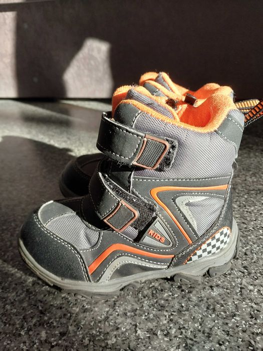 Buty zimowe dla dziecka 24 r.