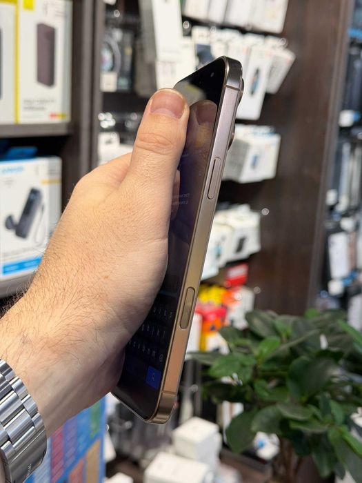 б/у iPhone 16 Pro Max 256GB (Desert Titanium) (Дуже гарний стан) (e-Sim), АКБ 94%