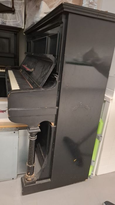 Vendo dois Pianos Verticais