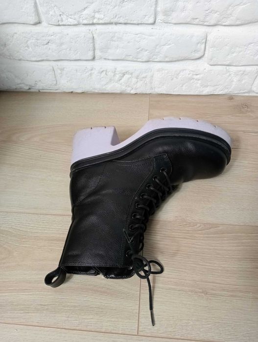 Buty zimowe na platformie skóra czarne i wrzosowe obcasy rozmiar 39