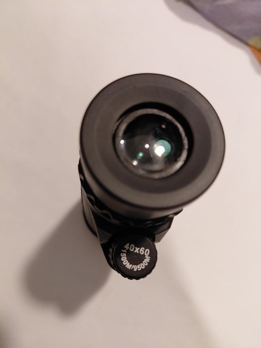Telescópio monocular
