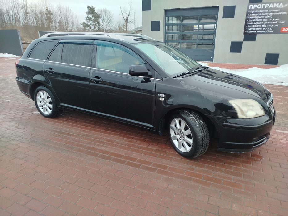 Тойота Авенсіс  2.2 тди