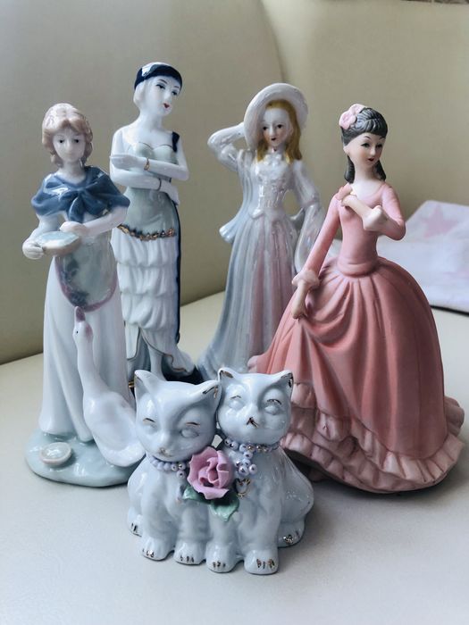Фарфоровые статуэтки,  Дамы